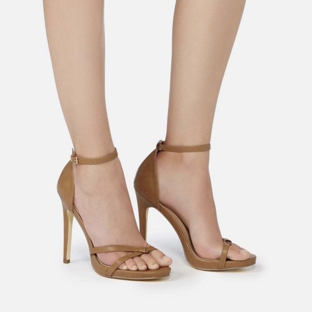 Shoe dazzle almond heels.
